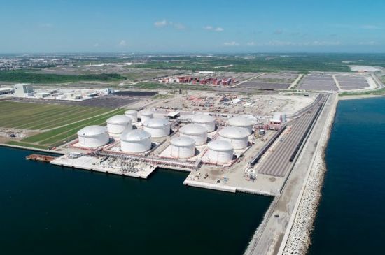 Movimiento portuario de petrolíferos en México cae 10.6%